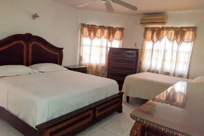 Image de Clean and Spacious 2-bedroom Apartment in Montego Bay