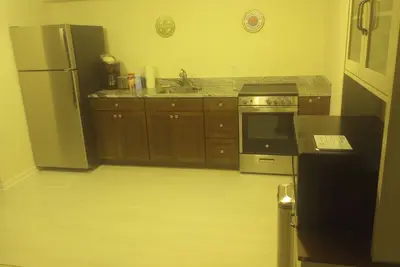 Image de New 2 bedroom apartment. Quiet setting, Just bring your suitcase and enjoy.