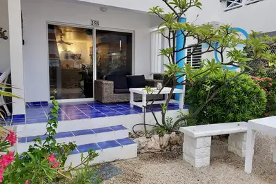 Image de Seaside Hideaway for Divers, Dreamers, and Readers