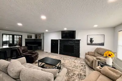 Image de Peaceful Ranch Stay – Horse Stalls, Sunset Views & Country Comfort