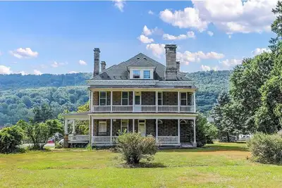 Image de Make memories: Mountain view Grand 6br 3ba LaVale Home, 15 min to Rocky Gap