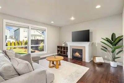 Image de Modern 5 beds 4 bedrooms/2. 5ba w/Billiards Room, Quiet Neighborhood.