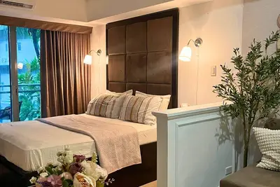 Image de Deluxe City Studio Supreme Queen Bed + Direct Beach Access + Elegant Comfort