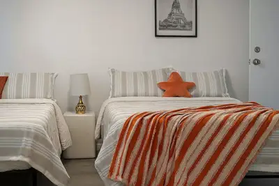 Image de Spacious 4br Home in Prime Downtown Spot