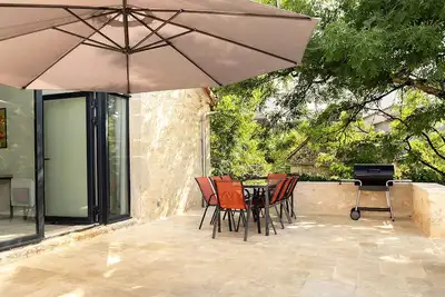 Image de Grange La Roca Masia-Les Coquelicots, piscine, jardin, 4 chambres 8/10 personnes