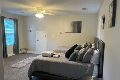 Image de Midtown Hideaway: A Walk to Overton Park