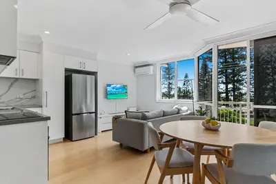Image de Kirra On The Beach Apartments Unit 304 Wifi Included