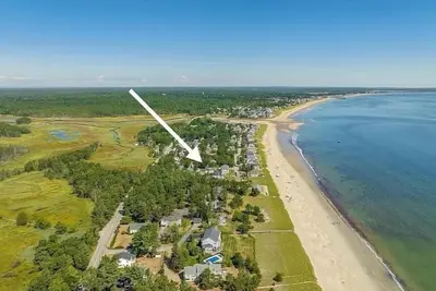 Image de Ocean Views~Steps to 7 Miles of Sandy Beach~Saco Maine Kinney Shores Beach House