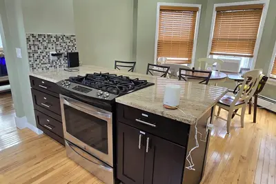 Image de Family-friendly 3-bedroom/2. 5-Bath house Near Nyc Manhattan and MetLife Stadium