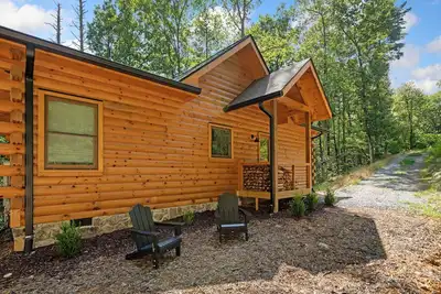 Image de Creek & Cozy-Charming 2br Creekside Cabin in Ellijay- Ac, Fire Pit, Nature