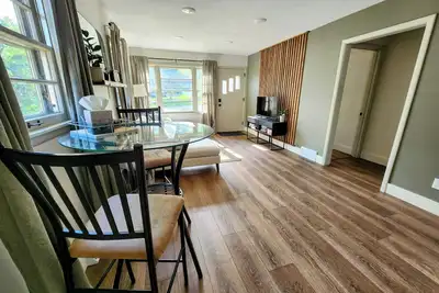 Image de Meet Bev, a charming 2-bedroom, pet-friendly home in Rochester