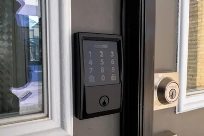 Image de Joyful Haven|KingBed|Air Hockey| 10 mins to Falls