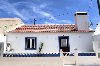 Image de Charming Scandi-inspired cottage with terrace and rooftop / 30 min to Comporta.