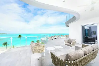 Image de Ocean Front Suite with Spacious Private Balcony