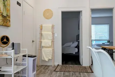 Image de Gallery Look Cozy 2-bedroom apartment in charming Berkeley