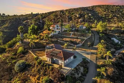 Image de Welcome to San Diego’s Poway Paradise, your private oasis on Sycamore Canyon!