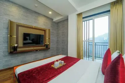 Image de luxury 3bhk Apartment White Breeze Flexigo Stays