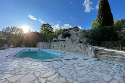 Image de Provence idyll with silence, space and pool, within walking distance to Seillan's restaurants.
