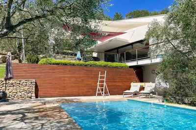 Image de La Voile De Soleil - Deux Chambres Villa, Couchages 4