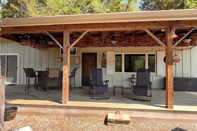 Image de Charming 1-bdrm, lake cottage-close to the Arc Encounter