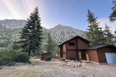 Image de Tranquil 3-bedroom Cabin on Carson River in Markleeville
