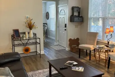 Image de 3-bedroom/3 Bath townhome in charming Wilmington. Quiet, Family and Dog Friendly