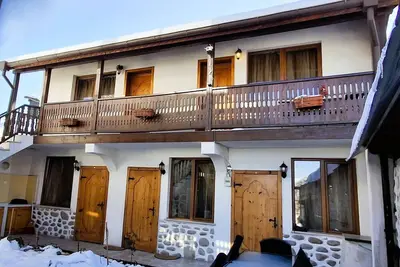 Image de Marvelous 8-bedroom catered ski chalet in Bansko with Total Chalets