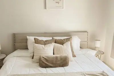 Image de Urban Escape in Heart of Addison