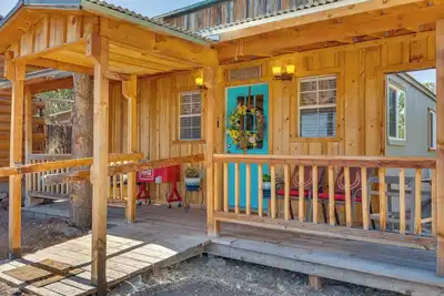 Image de Quiet Eagar Retreat Near Lakes, Hiking & Hunting!