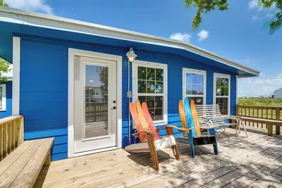Image de 2 Mi to Public Beach: Pet-Friendly Freeport Home!