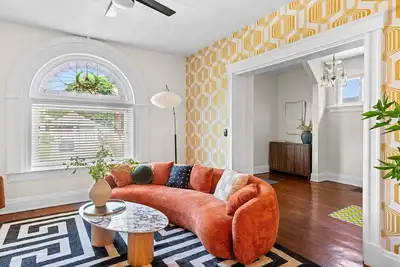 Image de Cincy Central Stay - Hot Tub, Games & Movie Nights