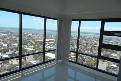 Image de Ocean/City Views: Designer Condo Safe District