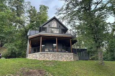 Image de Newly Renovated Remote 3-Bedroom House Close to Patoka Lake