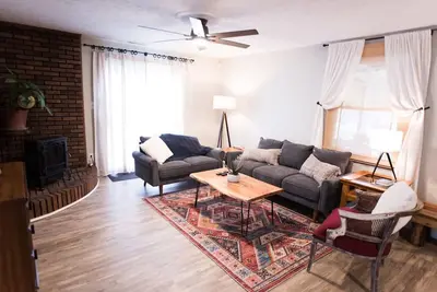 Image de Country home, full kitchen, firepit, 11 mi to Utk.