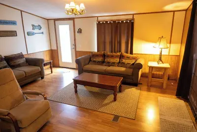 Image de Remodeled Cottage 4 at the King Creek Lodge and Marina
