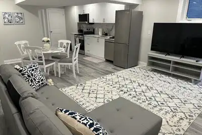 Image de Brand New 2br Basement Apartment