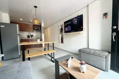 Image de Cozy Apartment Ideal for Couples Near the Airport