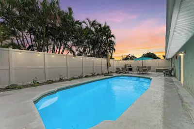 Image de New! Free Heated Pool - Bocce Ball - Mini Golf - Game Room - Family Friendly!