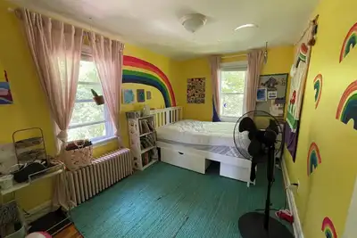 Image de Quaint 3-bedroom house with spacious deck and backyard in South End, Burlington