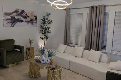 Image de Luxury Spacious 9-bed Houston with Game Room, Cinema, Record Studio + Hot Tub