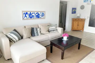 Image de Comfortable vacation apartment with south-facing balcony and modern furnishings on Langeoog