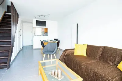 Image de Marina avec grande terrasse - parking privé -vue plan d'eau