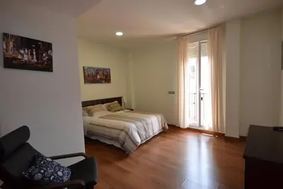 Image de Appartement moderne à Gran Vía, 2 ch avec balcon, 6 pers, centre Madrid