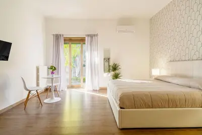 Image de Stella - Urban Oasis of Contemporary Style