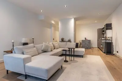 Image de Chic 2-Bedroom Apartment in De Pijp Centrum | Walk to Museums, Cafés & Markets