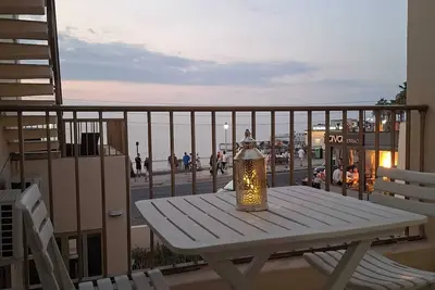 Image de Unique Beach Front 3br Unit in San Pawl il-Baħar - Steps away from the Sea! !