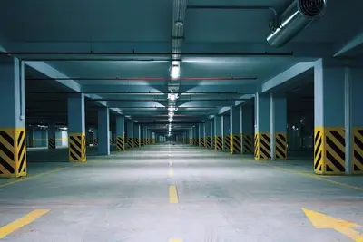 Image de Sunlit Central Apt - Parking available