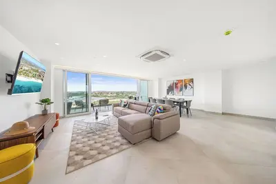 Image de A360. E51 - Luxury 3br Condo Steps to Eagle Beach