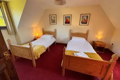 Image de Cherry Tree Cottage-Résidence-Classique-Salle de bain privée-Vue sur la rivière