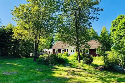 Image de Swedish house in the forest - lake, peace, nature & family time